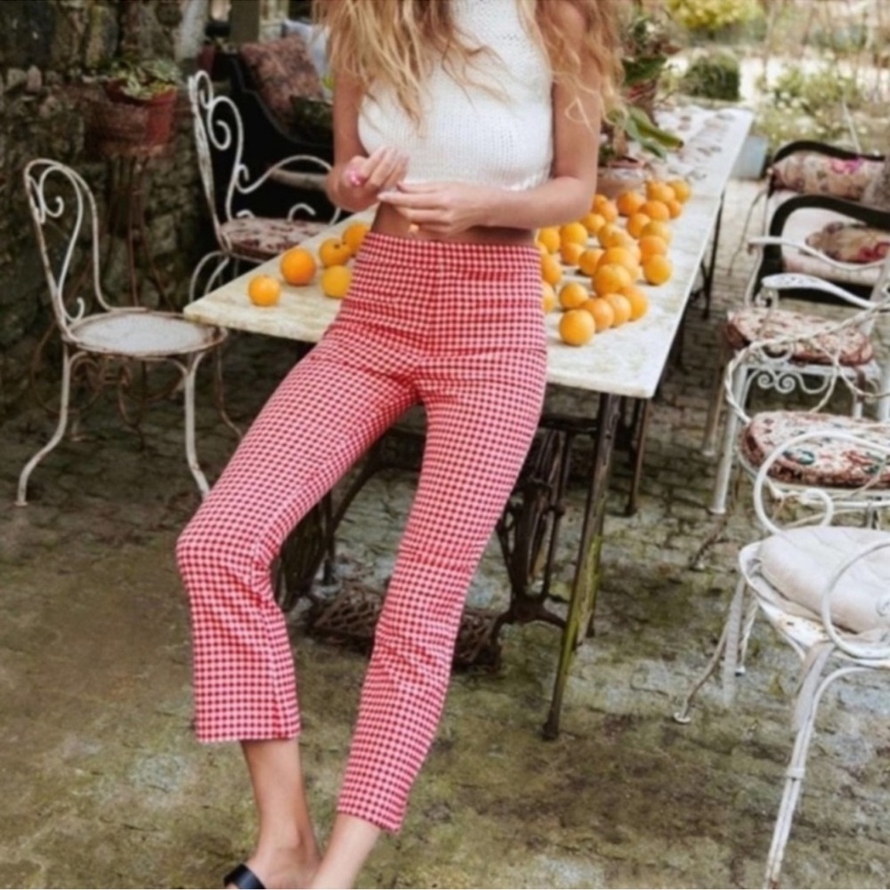Zara Red Gingham Print Picnic Bell Bottom Capris, Size Medium